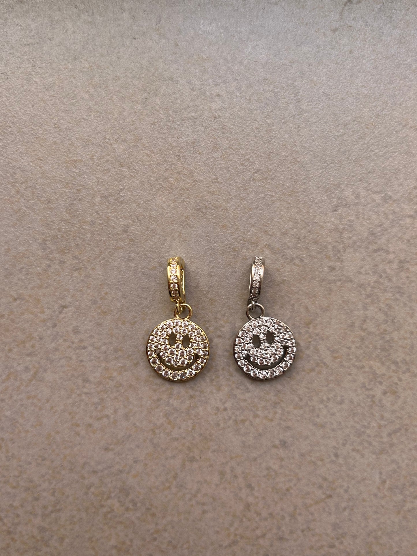 Glitzer Smiley Charm