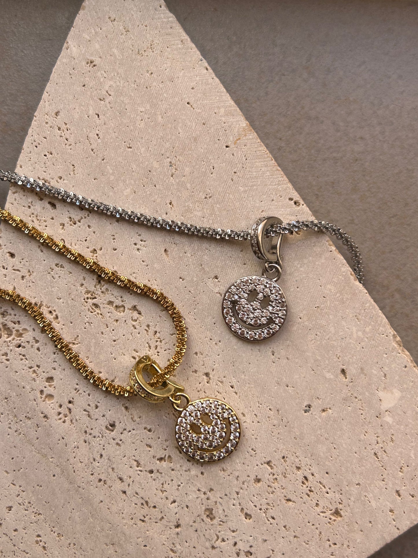 Glitzer Smiley Charm